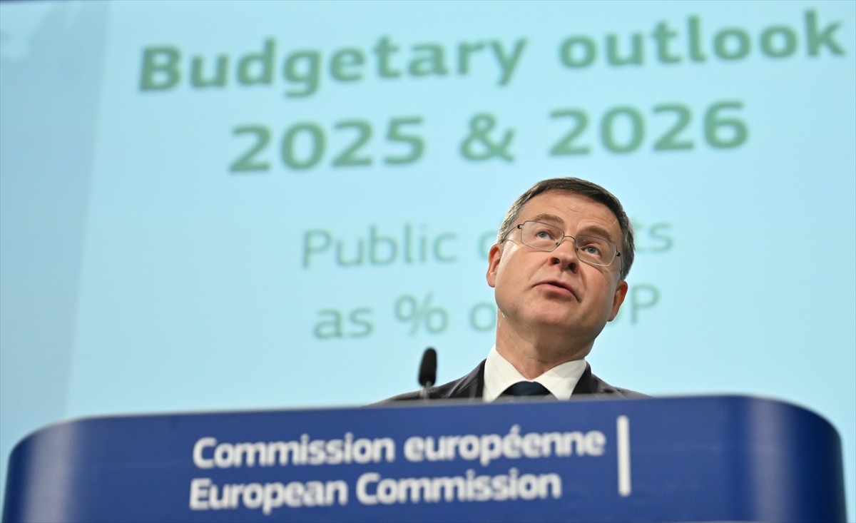 AB Komisyonunun "Avrupa Ekonomik Tahminleri 2025 İlkbahar" raporu yayımlandı. AB Komisyonunun...