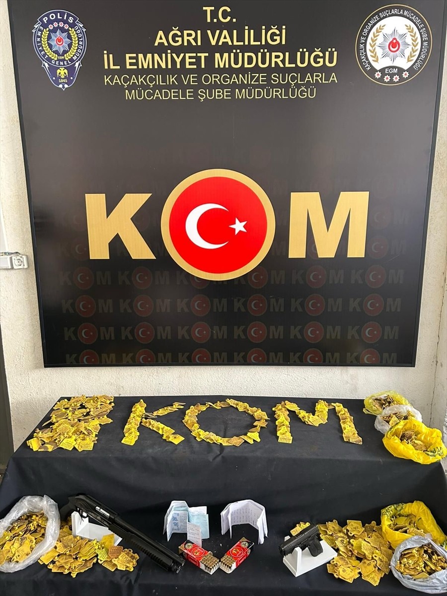 Ağrı'da, usulsüz şekilde hayvan sevki yaptıkları iddia edilen 9 şüpheli gözaltına...