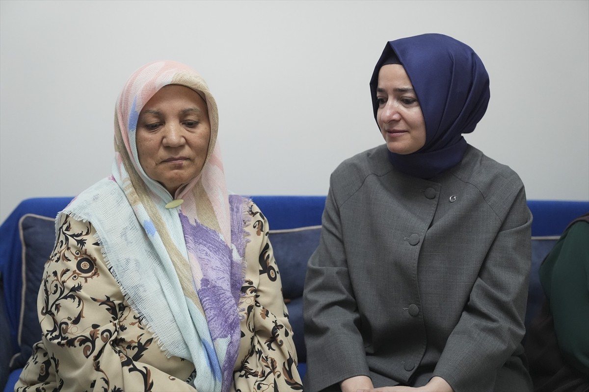 AK Parti Genel Başkan Yardımcısı Sosyal Politikalar Başkanı Fatma Betül Sayan Kaya, Boğaziçi...