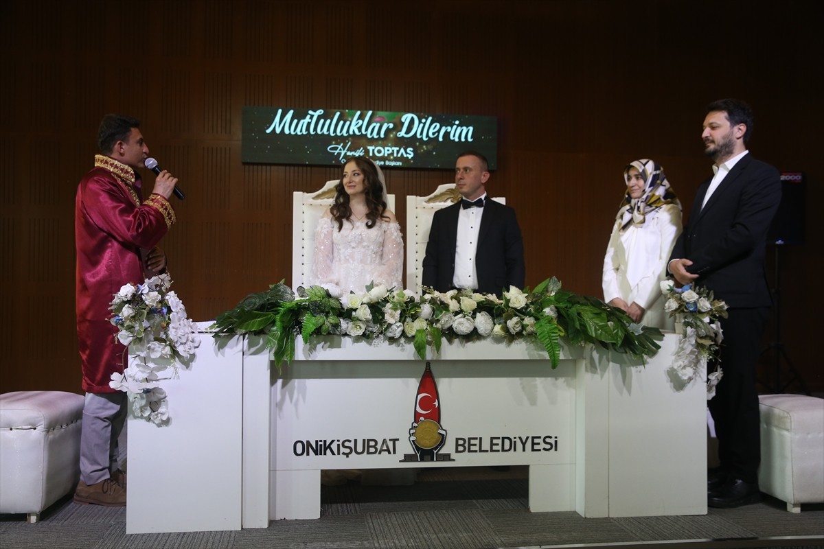 Almanya'nın Frankfurt kentinde yaşayan Ayşe Büşra Albayrak ve Mustafa Sinan Küçükpınar çifti...