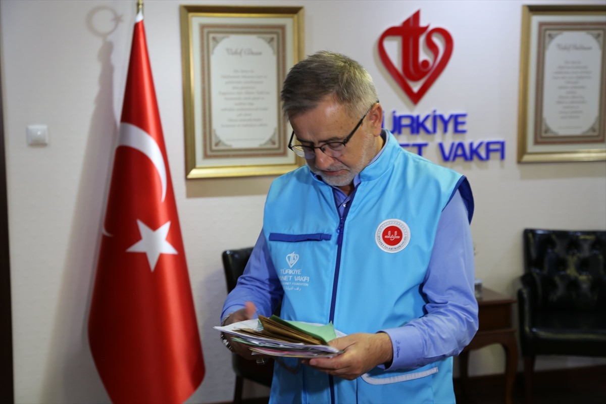 Ankara Batıkent Şehit Demet Sezen Kız Anadolu İmam Hatip Lisesi öğrencileri, Türkiye Diyanet Vakfı...