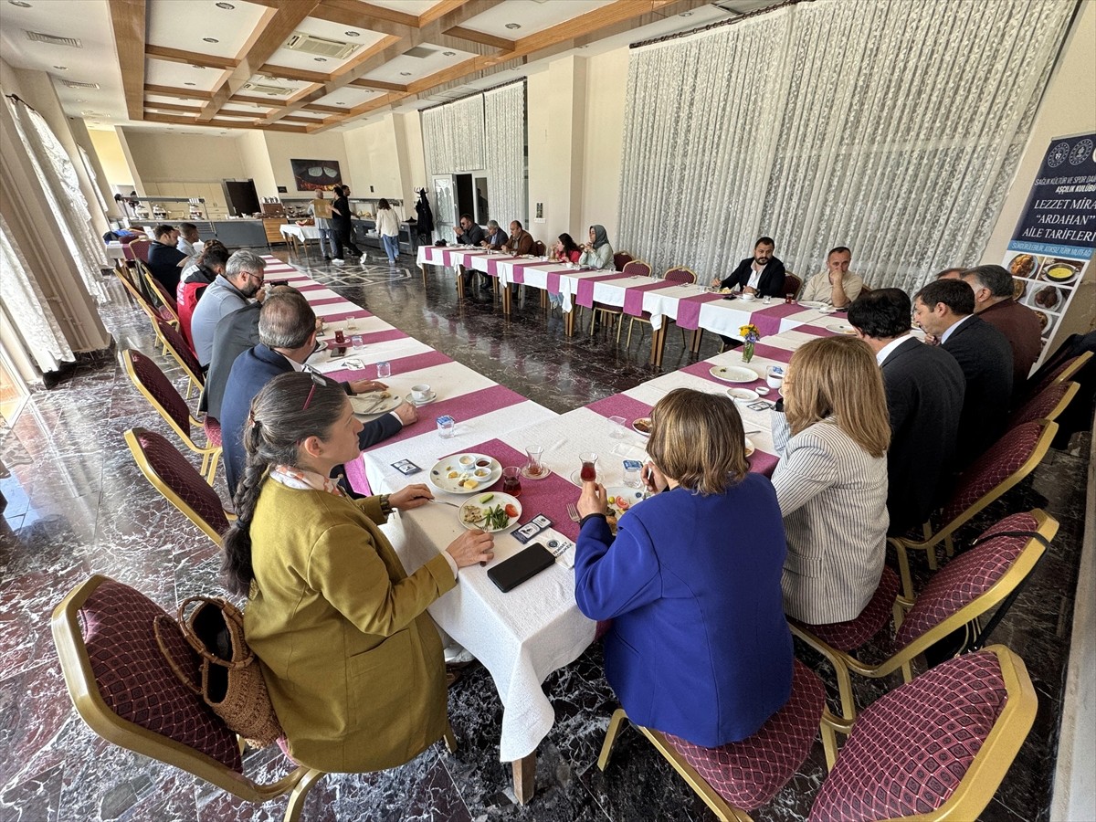 Ardahan Üniversitesinde, Türk Mutfağı Haftası dolayısıyla düzenlenen kahvaltı programında, kentin...