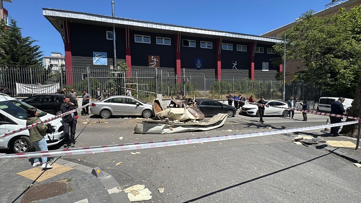 Bağcılar'da bir oto tamirhanesindeki patlamada 1 kişi yaralandı. Çevredekilerin ihbarı üzerine...