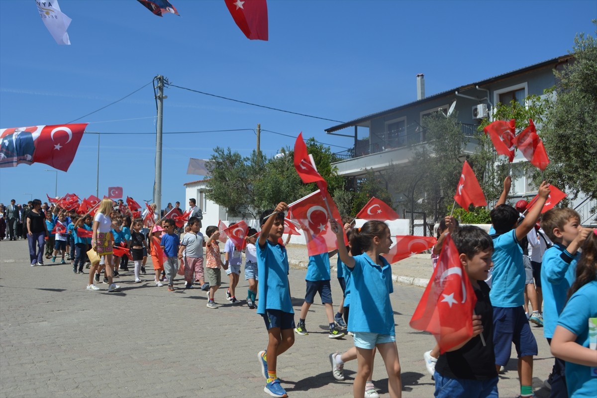 Balıkesir'in Ayvalık ilçesinde bu yıl 8'incisi düzenlenen "Uluslararası Küçükköy Teferic...