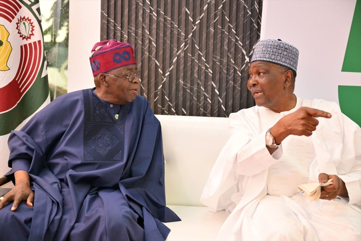 Batı Afrika Devletleri Ekonomik Topluluğunun (ECOWAS) 50. kuruluş yıl dönümü Nijerya'da bir...