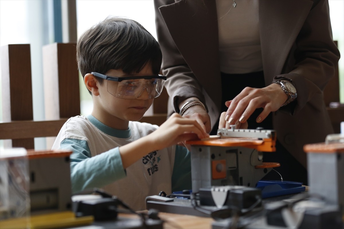 Bu yıl beşincisi düzenlenen İstanbul Dijital Sanat Festivali (IDAF), 11-15 Haziran'da Atatürk...