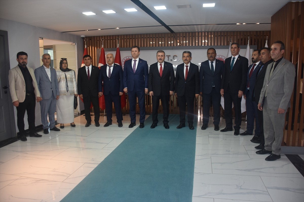 Büyük Birlik Partisi (BBP) Genel Başkanı Mustafa Destici (solda) çeşitli temaslarda bulunmak üzere...