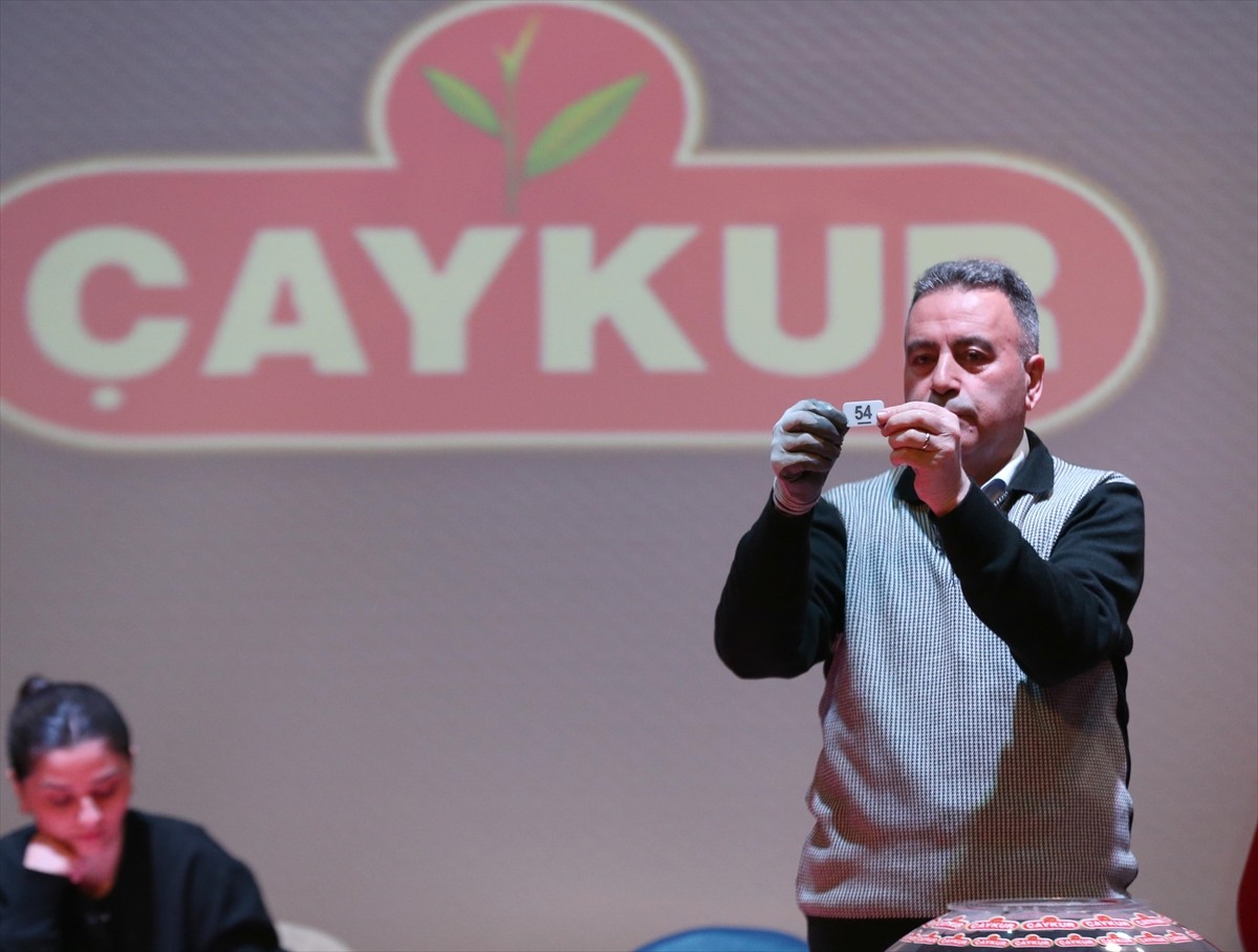 Çay İşletmeleri Genel Müdürlüğünün (ÇAYKUR) Rize, Trabzon, Artvin ve Giresun'daki fabrikalarında...