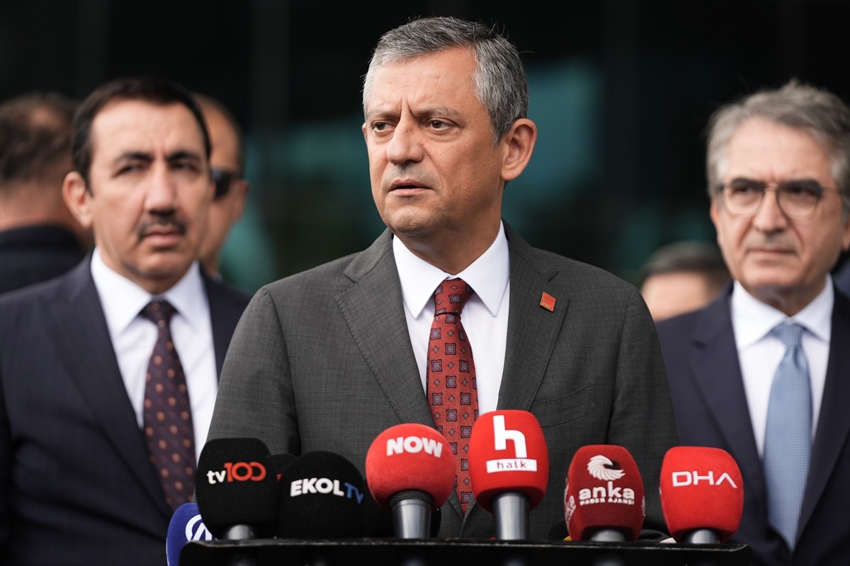 CHP Genel Başkanı Özgür Özel, Türkiye İşveren Sendikaları Konfederasyonunu (TİSK) ziyaret etti....