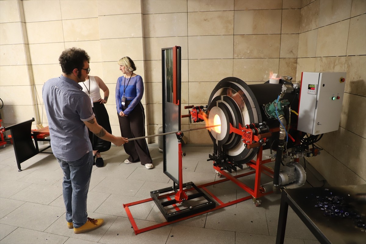 Denizli'de, Büyükşehir Belediyesinin ev sahipliğinde, Karma Tasarım Atölyesi organizasyonu ile...