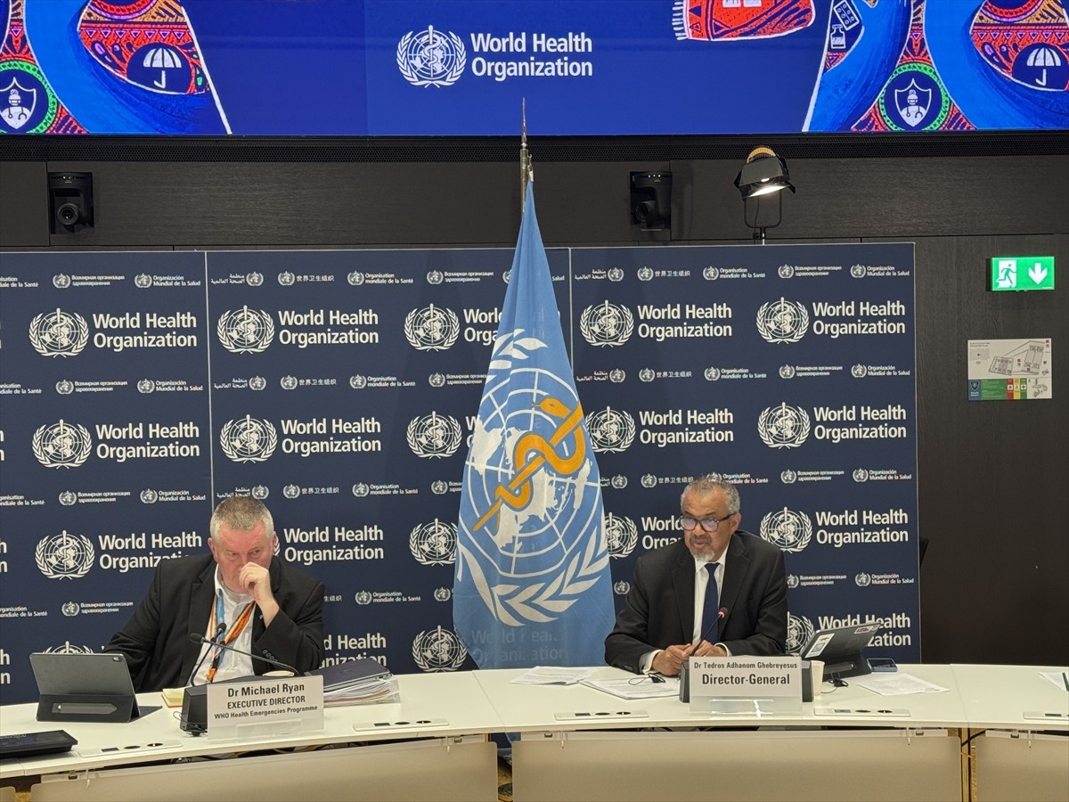 Dünya Sağlık Örgütü (DSÖ) Genel Direktörü Tedros Adhanom Ghebreyesus (sağda), Birleşmiş Milletler...