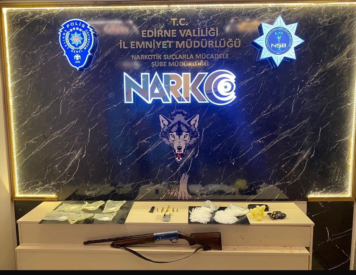 Edirne'de düzenlenen uyuşturucu operasyonunda gözaltına alınan 2 şüpheliden 1'i tutuklandı. Evde...