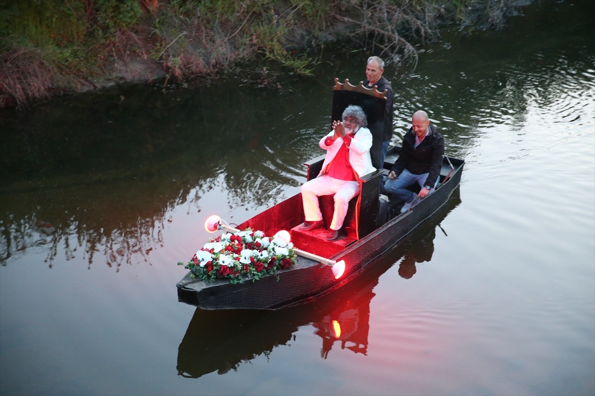 Edirne'de Kakava ve Hıdırellez Şenlikleri, "Baba Fingo" efsanesinin Tunca Nehri'nde...