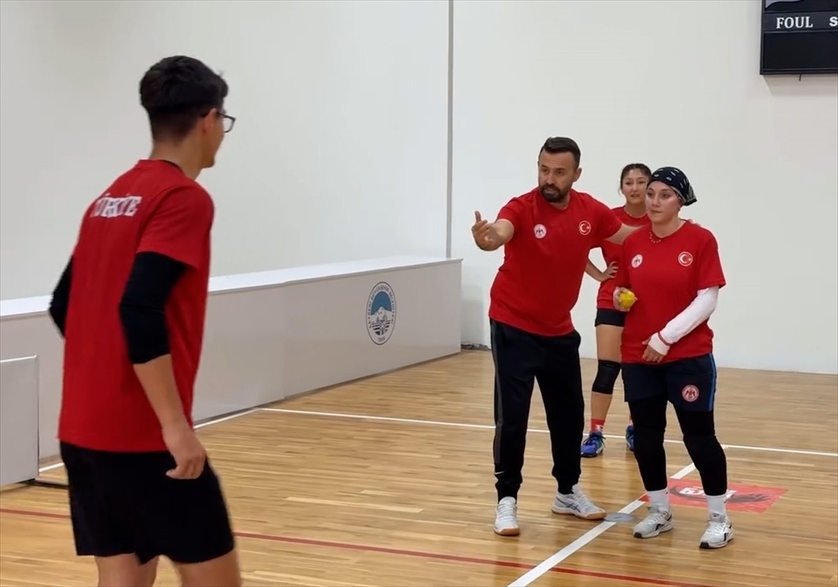 Gençler Beyzbol5 Milli Takımı, Meksika'da düzenlenecek Dünya Şampiyonası öncesi hazırlıklarına...