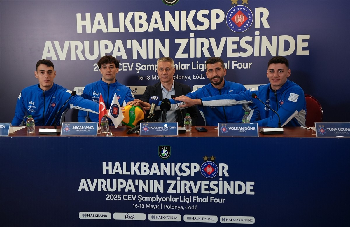 Halkbank Erkek Voleybol Takımı, Polonya'daki CEV Şampiyonlar Ligi Dörtlü Finali öncesi basınla bir...