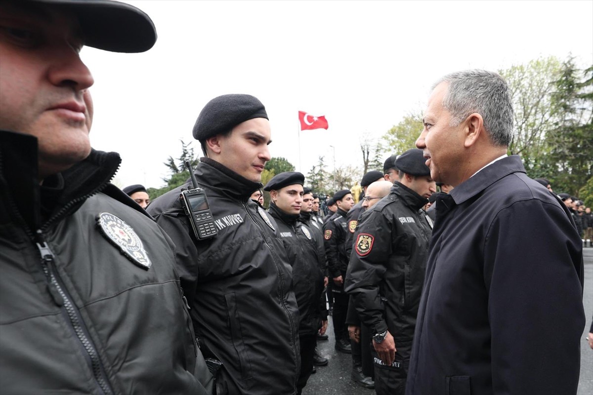 İçişleri Bakanı Ali Yerlikaya, sosyal medya hesabından yaptığı açıklamada, 1 Mayıs Emek ve...