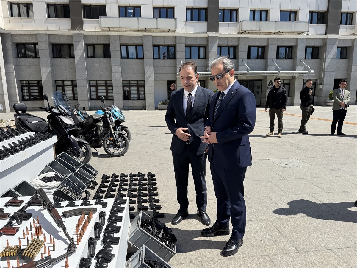 İstanbul'da son 1 ay içerisinde suç örgütlerine yönelik operasyonlarda gözaltına alınan 104...