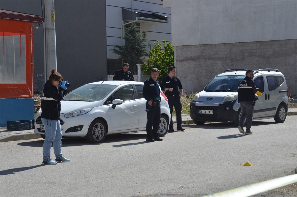Karaman'da çıkan silahlı kavgada 1 kişi yaralandı, olayla ilgili 4 şüpheli gözaltına alındı. Polis...