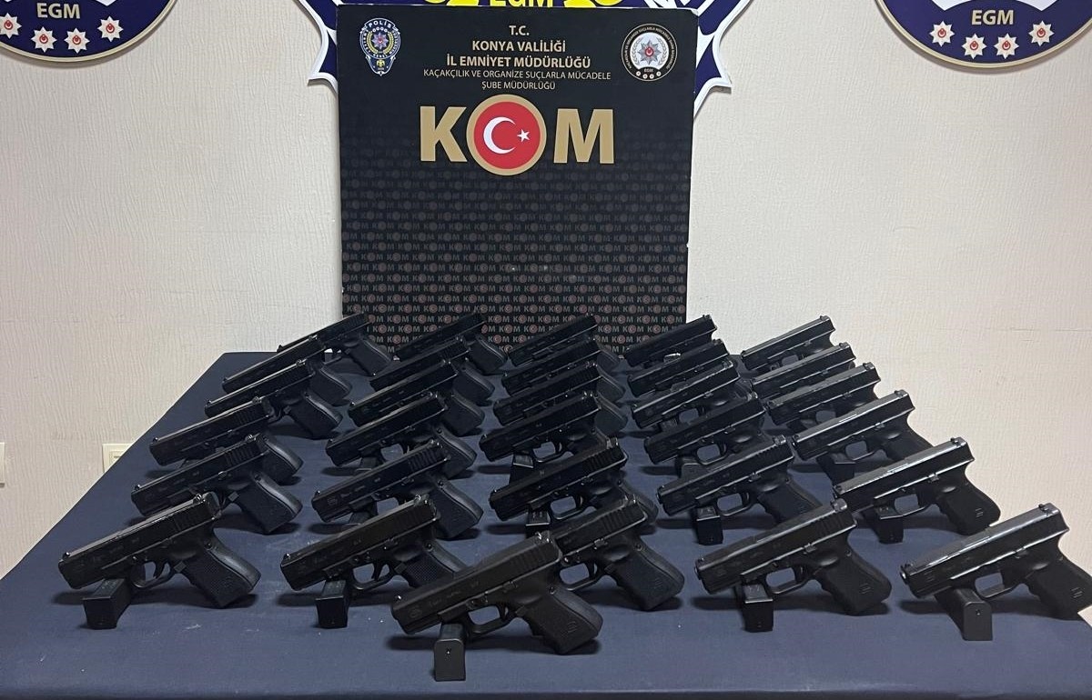 Konya merkezli 2 ilde düzenlenen silah kaçakçılığı operasyonunda 5 şüpheli gözaltına alındı....