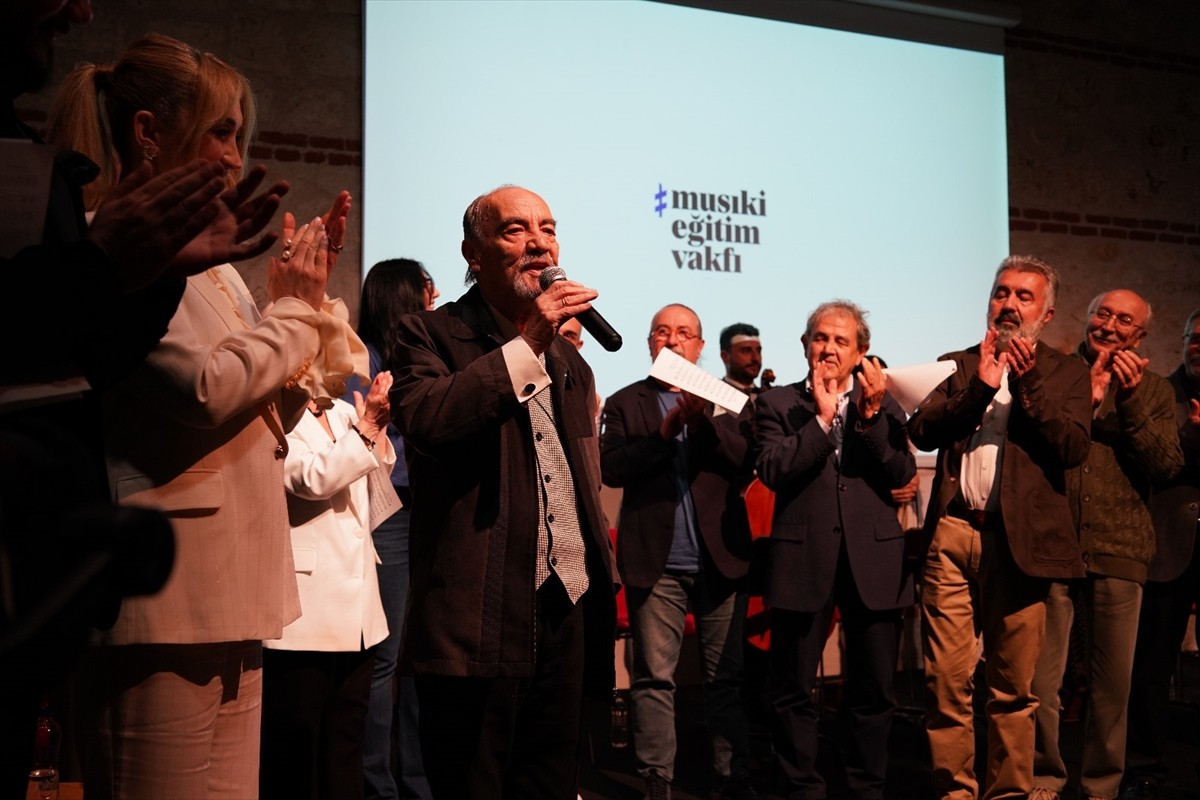 Musiki Eğitim Vakfı (MEV) tarafından Türk müziğine ömrünü adamış neyzen, akademisyen ve eğitmen...