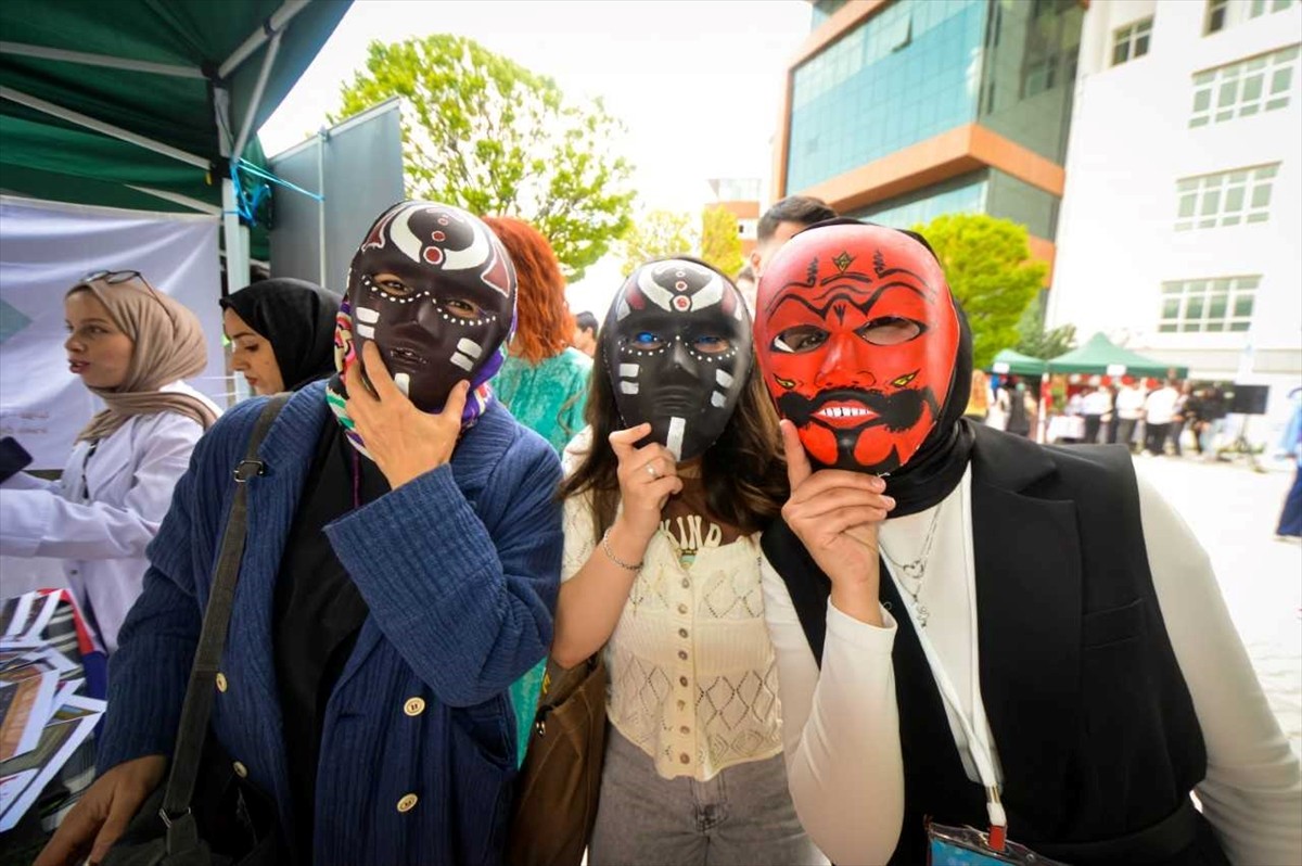 Necmettin Erbakan Üniversitesinde (NEÜ) düzenlenen etkinlikte kentte öğrenim gören uluslararası...