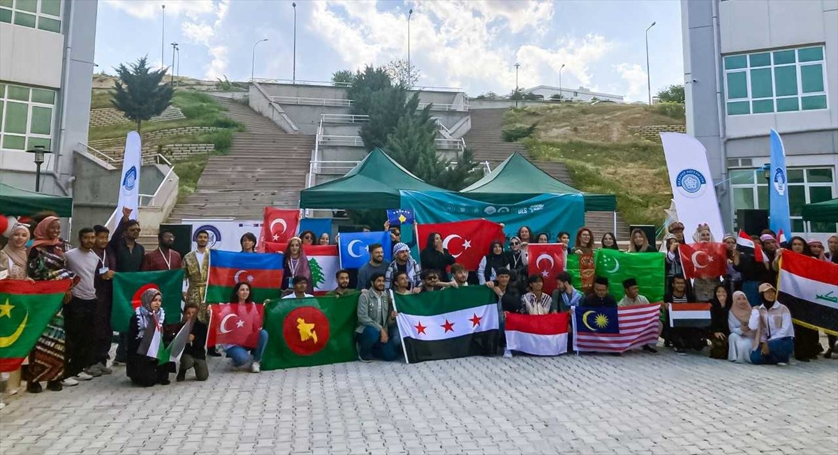 Necmettin Erbakan Üniversitesinde (NEÜ) düzenlenen etkinlikte kentte öğrenim gören uluslararası...