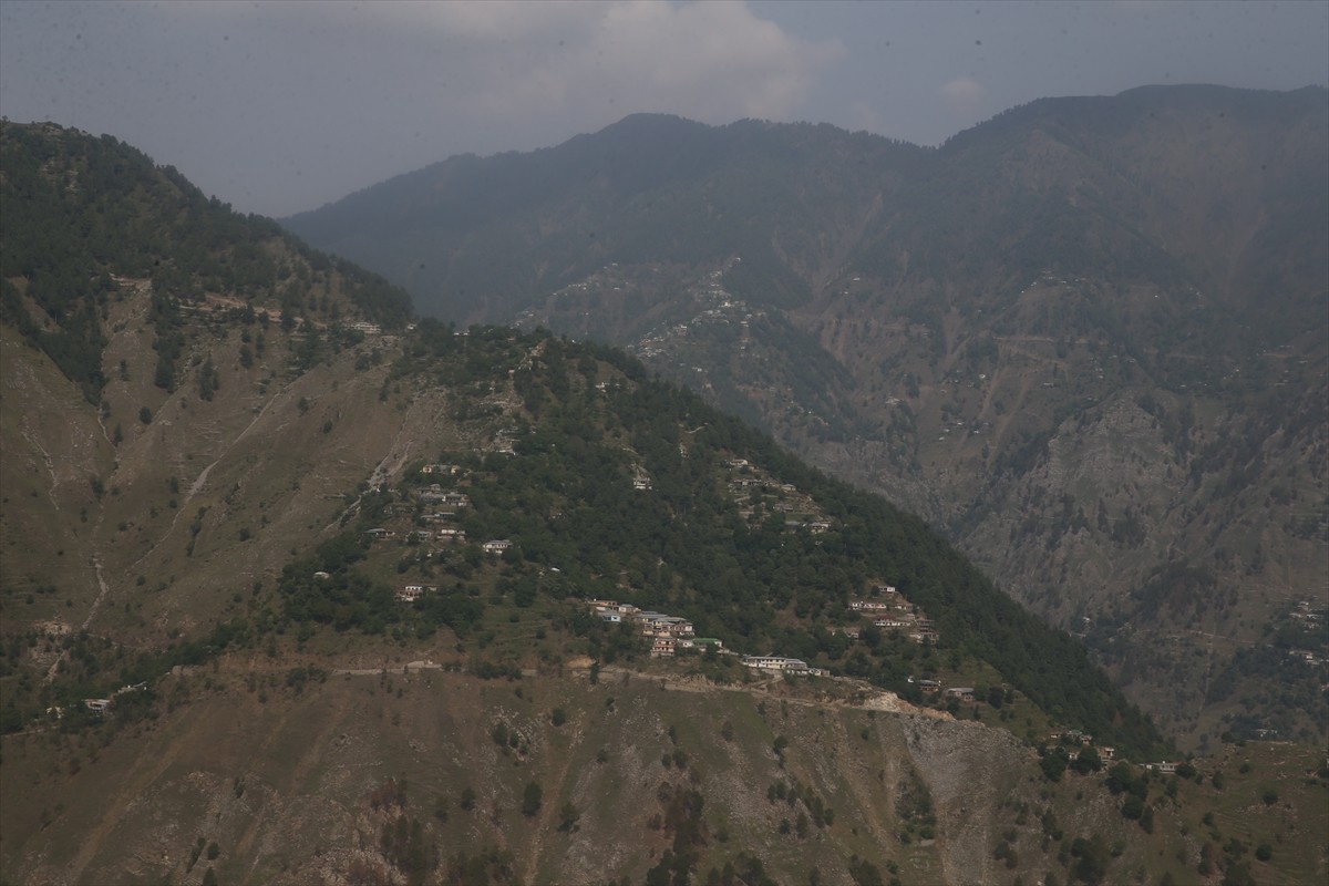 Pakistan ordusu, Keşmir sınırında "terörist yetiştirdiğine" dair Hindistan tarafından ortaya...