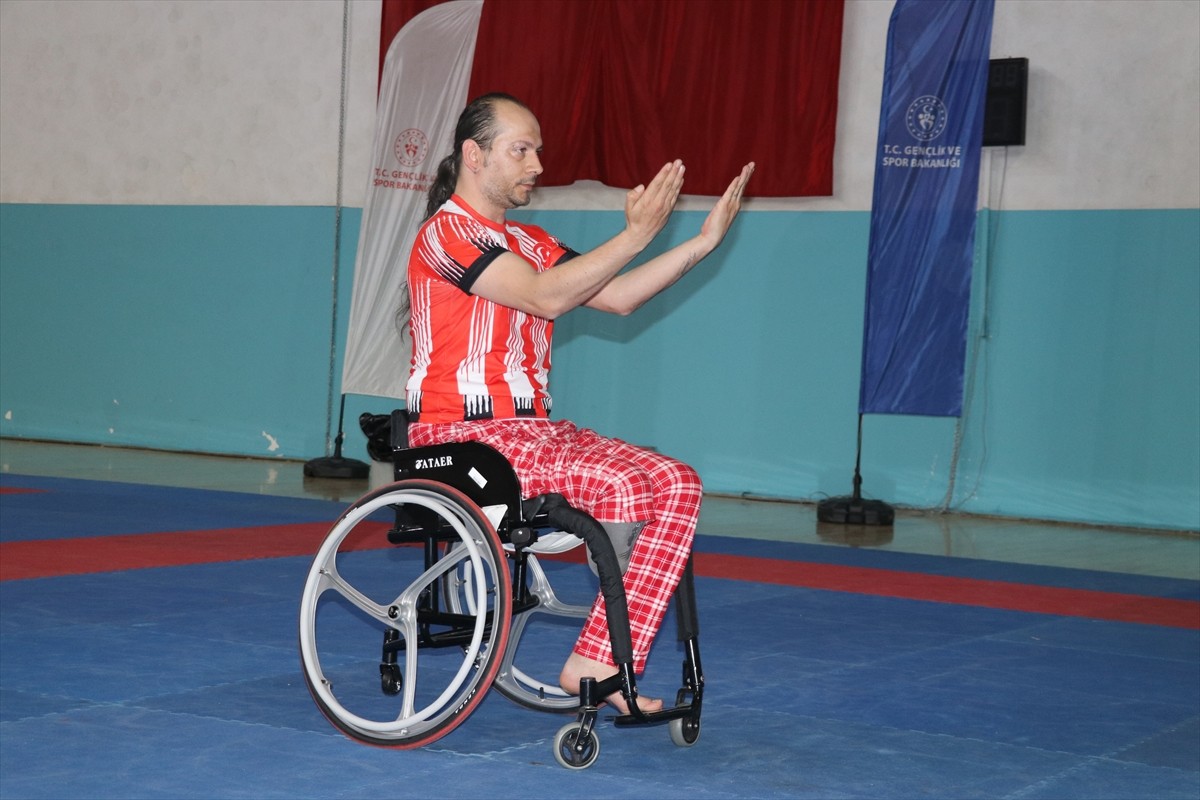 Paralimpik Karate Milli Takımı, 7-11 Mayıs'ta Ermenistan'ın başkenti Erivan'da düzenlenecek Avrupa...