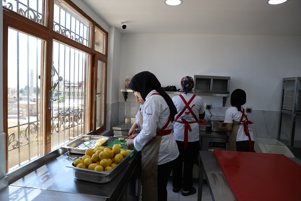 Topraktan Tabağa Tarımsal Kalkınma Kooperatifince Mardin'de açılışı yapılan restoranın geliri...