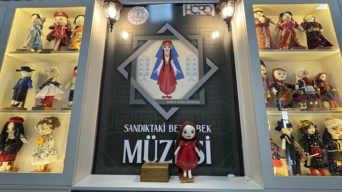 Trabzon'da, "Sandıktaki Bez Bebek" projesi kapsamında üretilen bez bebeklerin sergilendiği müze...