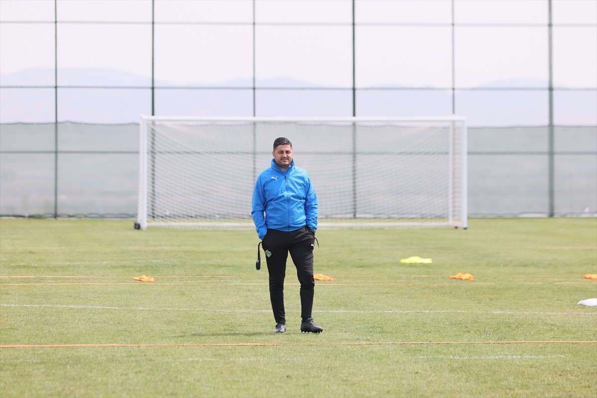 Trendyol 1. Lig ekiplerinden Alagöz Holding Iğdır FK, küme düşme hattındayken yakaladığı...