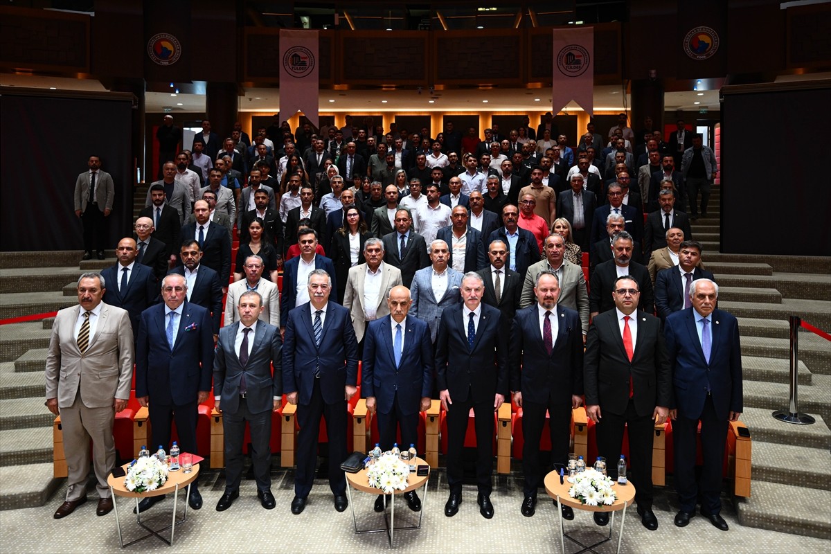 TÜLDEF'in Genel Kurulu ve Bilgilendirme Toplantısı, TOBB İkiz Kuleleri Konferans Salonu'nda...