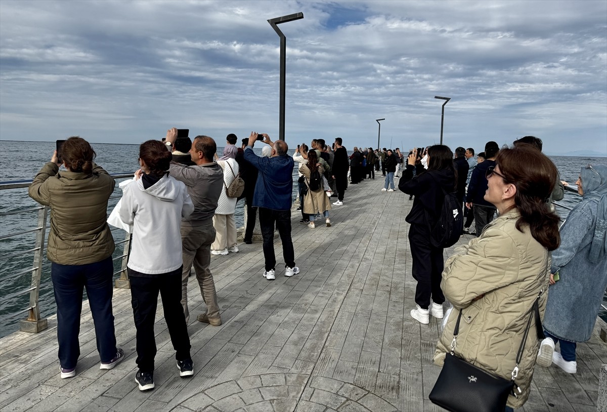 Türk Hava Kuvvetlerinin akrobasi timi SOLOTÜRK, bahardan yaza geçişin sembolü olarak bilinen...