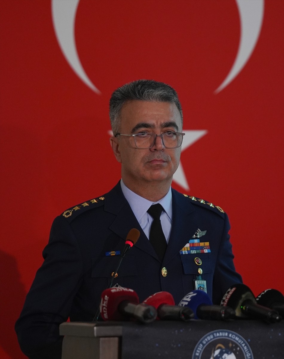 Türkiye'yi sıfırdan yer gözlem uydusu ve yer istasyonu alt sistemlerini tasarlayıp üretebilecek...