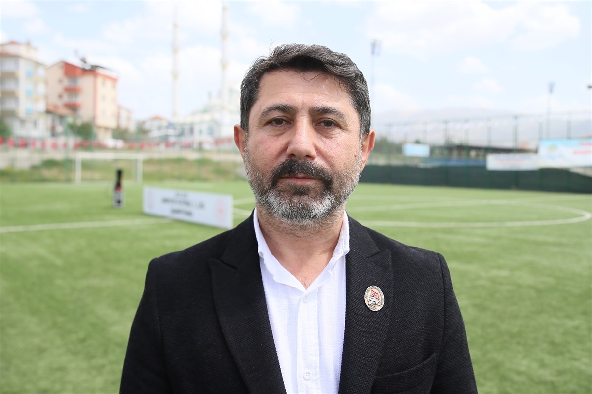Türkiye Bedensel Engelliler Spor Federasyonu Başkanı Alpaslan Erkoç, AA muhabirine Ampute Futbol...