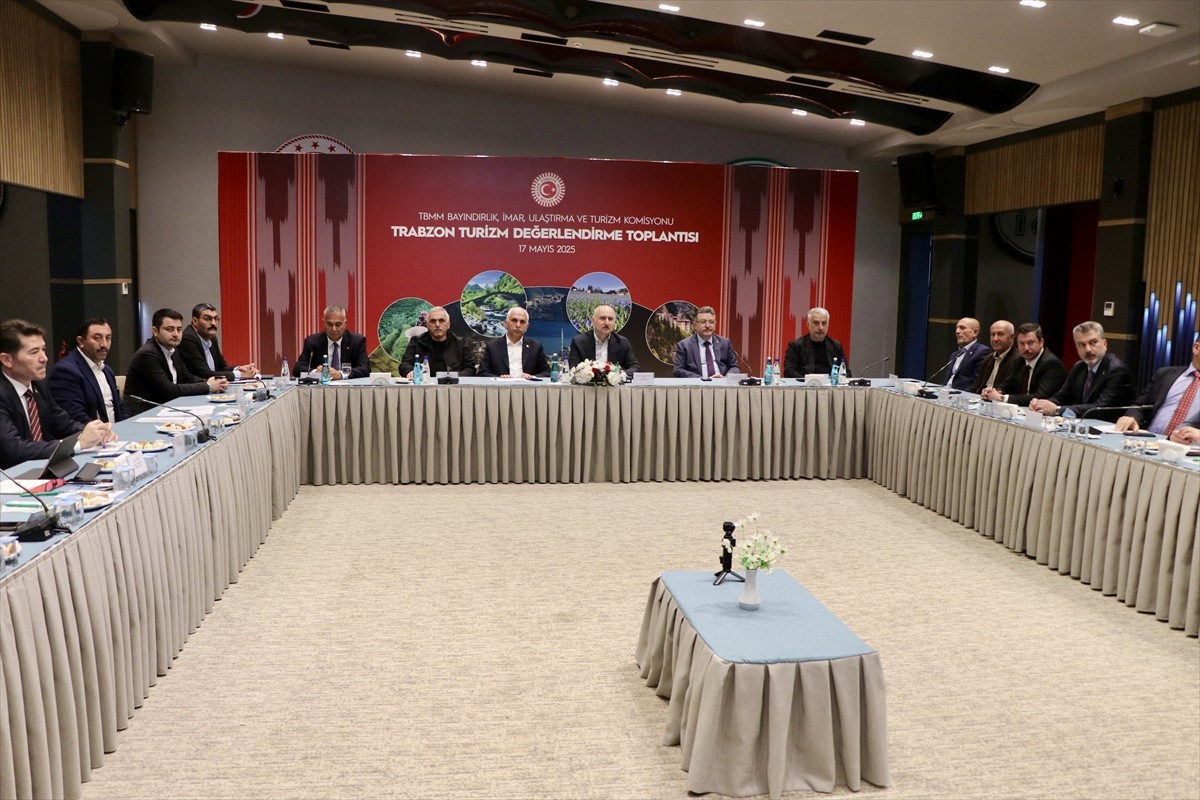 Türkiye Büyük Millet Meclisi (TBMM) Bayındırlık, İmar, Ulaştırma ve Turizm Komisyonu Başkanı Adil...