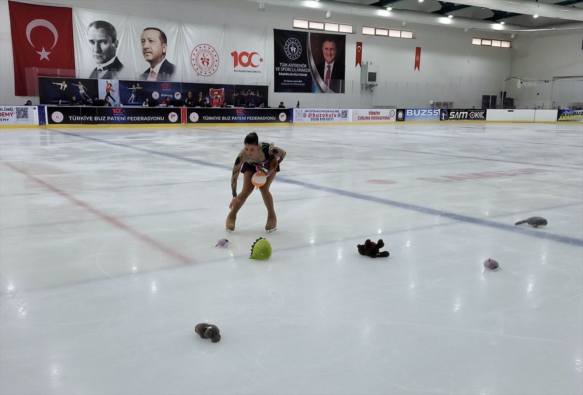 Türkiye Buz Pateni Federasyonunun 2024-2025 sezonu faaliyet programında yer alan Artistik Buz...