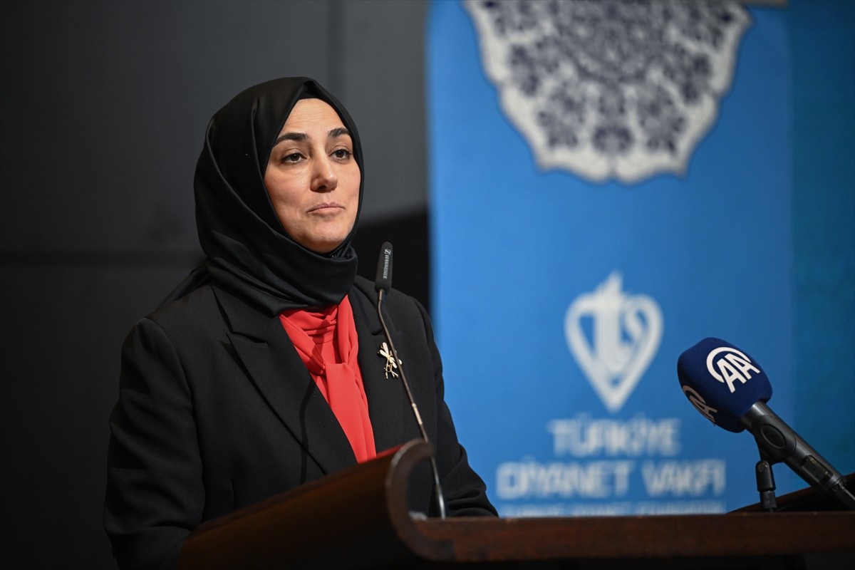 Türkiye Diyanet Vakfı (TDV) Kadın Aile ve Gönüllülük Merkezince düzenlenen "İki İnsan Bir Hayat:...