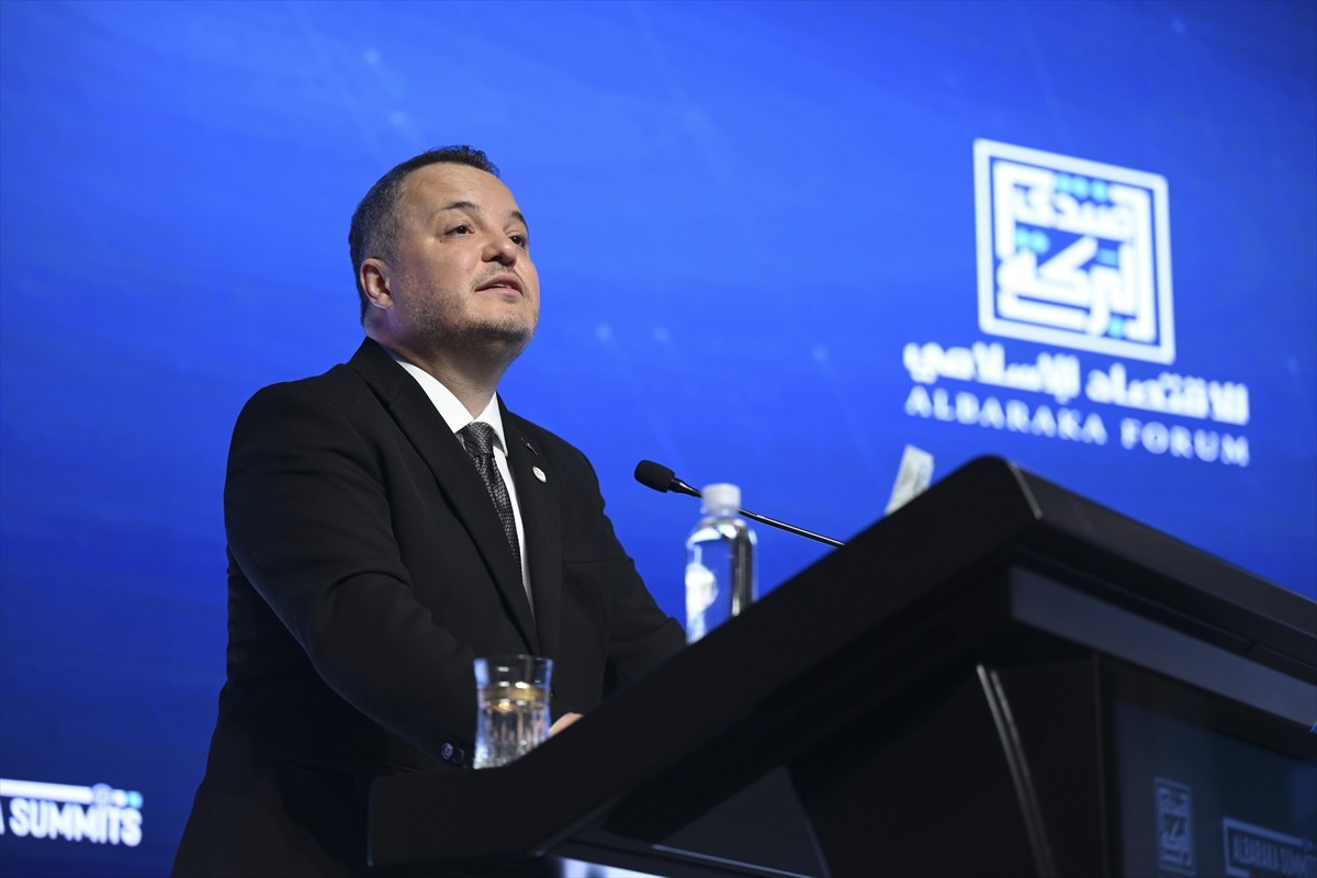 Türkiye Varlık Fonu Genel Müdürü Arda Ermut, İstanbul Finans Merkezi'ndeki Halkbank Genel...