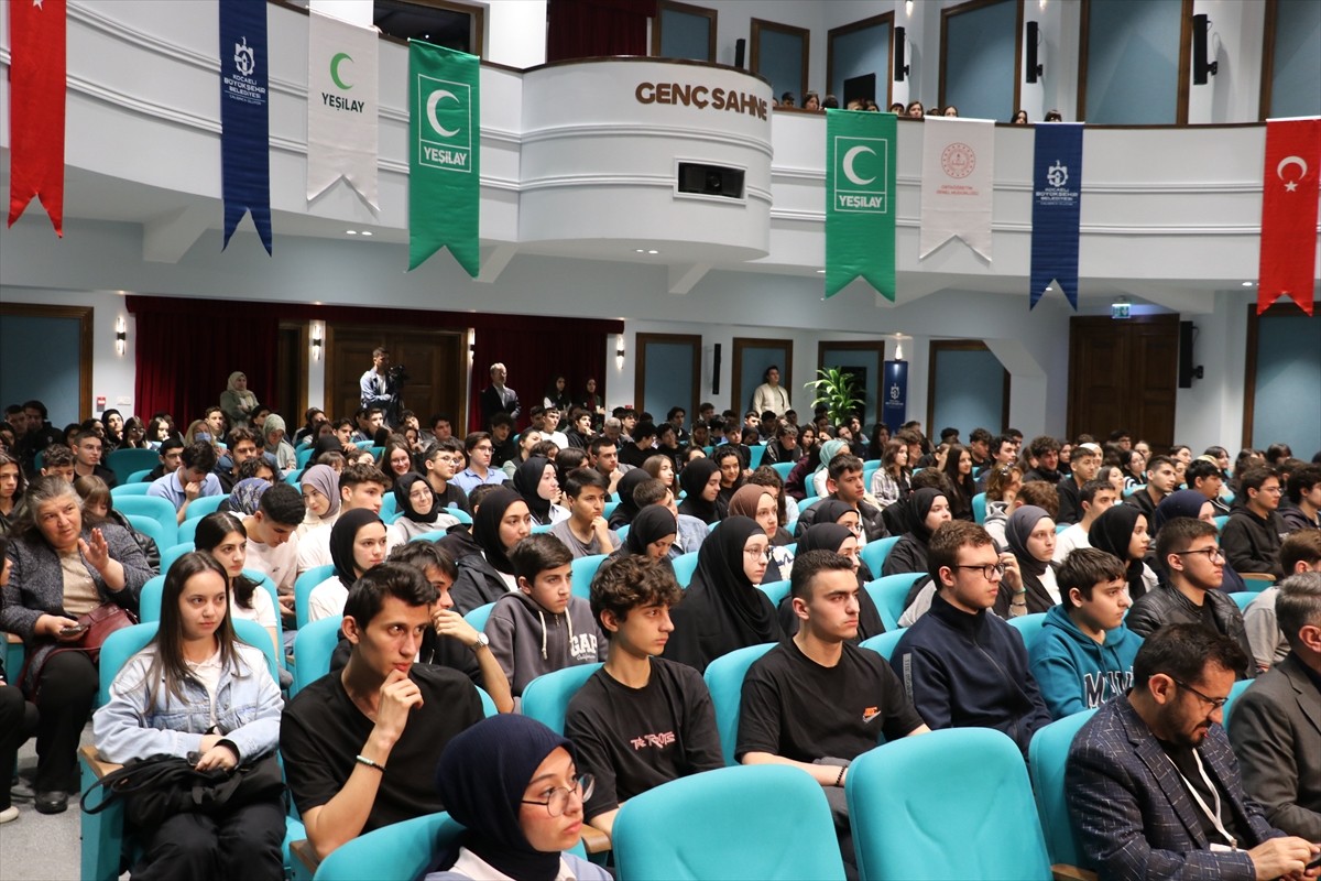 Yeşilay Liseler Arası Münazara Turnuvası'nın Marmara Bölge Finali, Kocaeli'de...