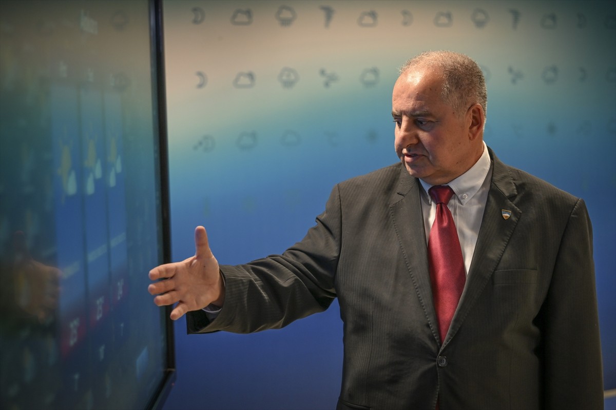 Yurt genelinde hafta ortasından itibaren sıcaklıklar yükselecek ve mevsim normallerinin 4 ila 6...