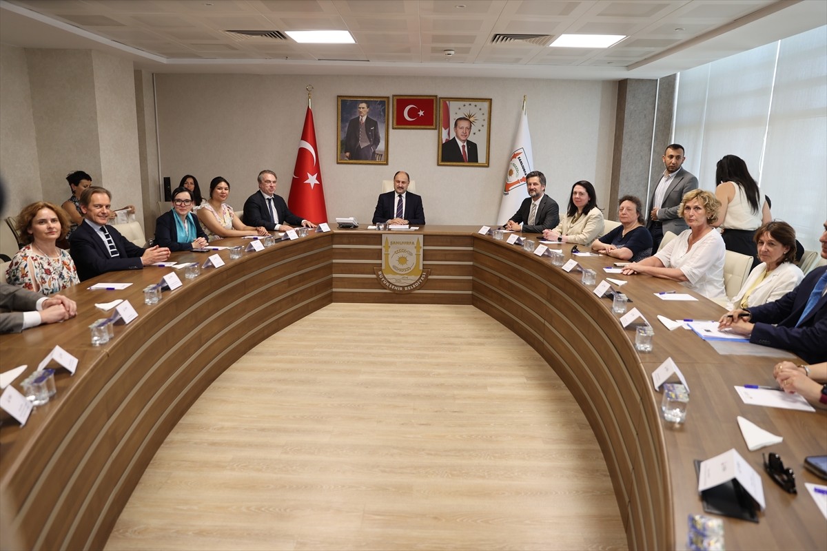 AB Türkiye Delegasyonu Başkanı Büyükelçi Thomas Hans Ossowski (sol 5), Şanlıurfa Büyükşehir...