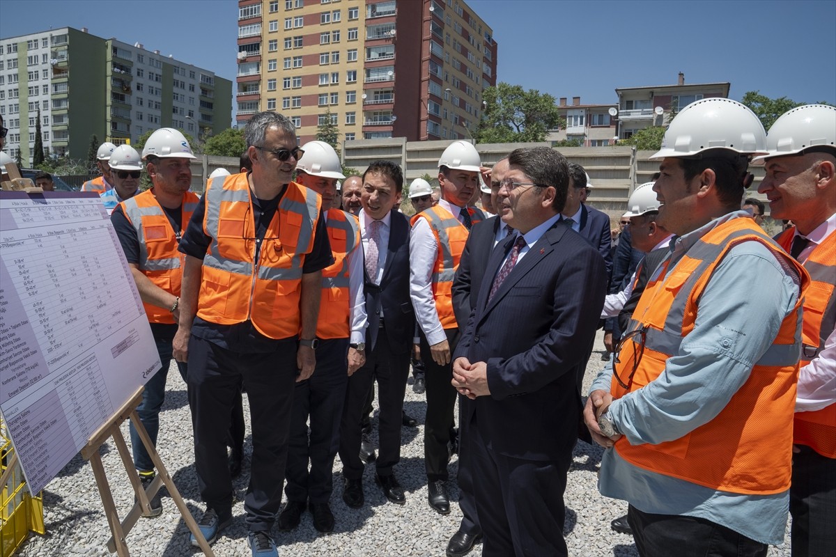 Adalet Bakanı Yılmaz Tunç, beraberinde Türkiye Barolar Birliği Başkanı Erinç Sağkan, Ankara...