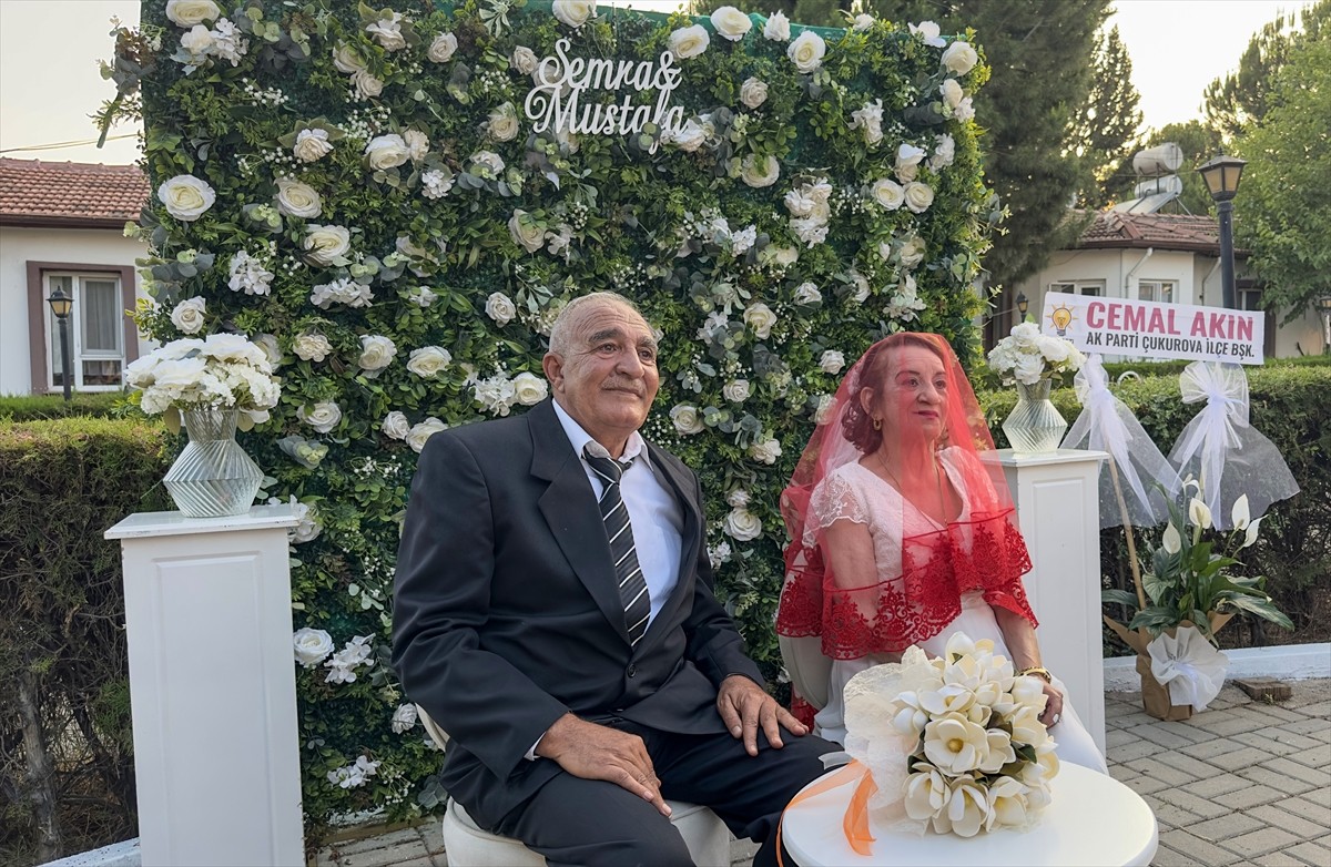 Adana'nın Çukurova ilçesinde kaldıkları huzurevinde tanışan Mustafa Demirbaş ile Sultan Semra...