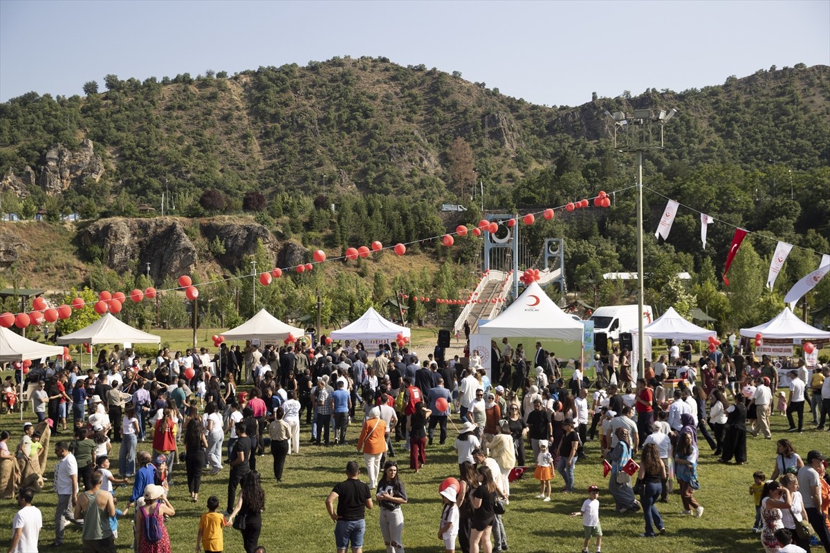 Aile ve Sosyal Hizmetler Bakanı Mahinur Özdemir Göktaş, Tunceli'de Mameki Parkı'nda düzenlenen...