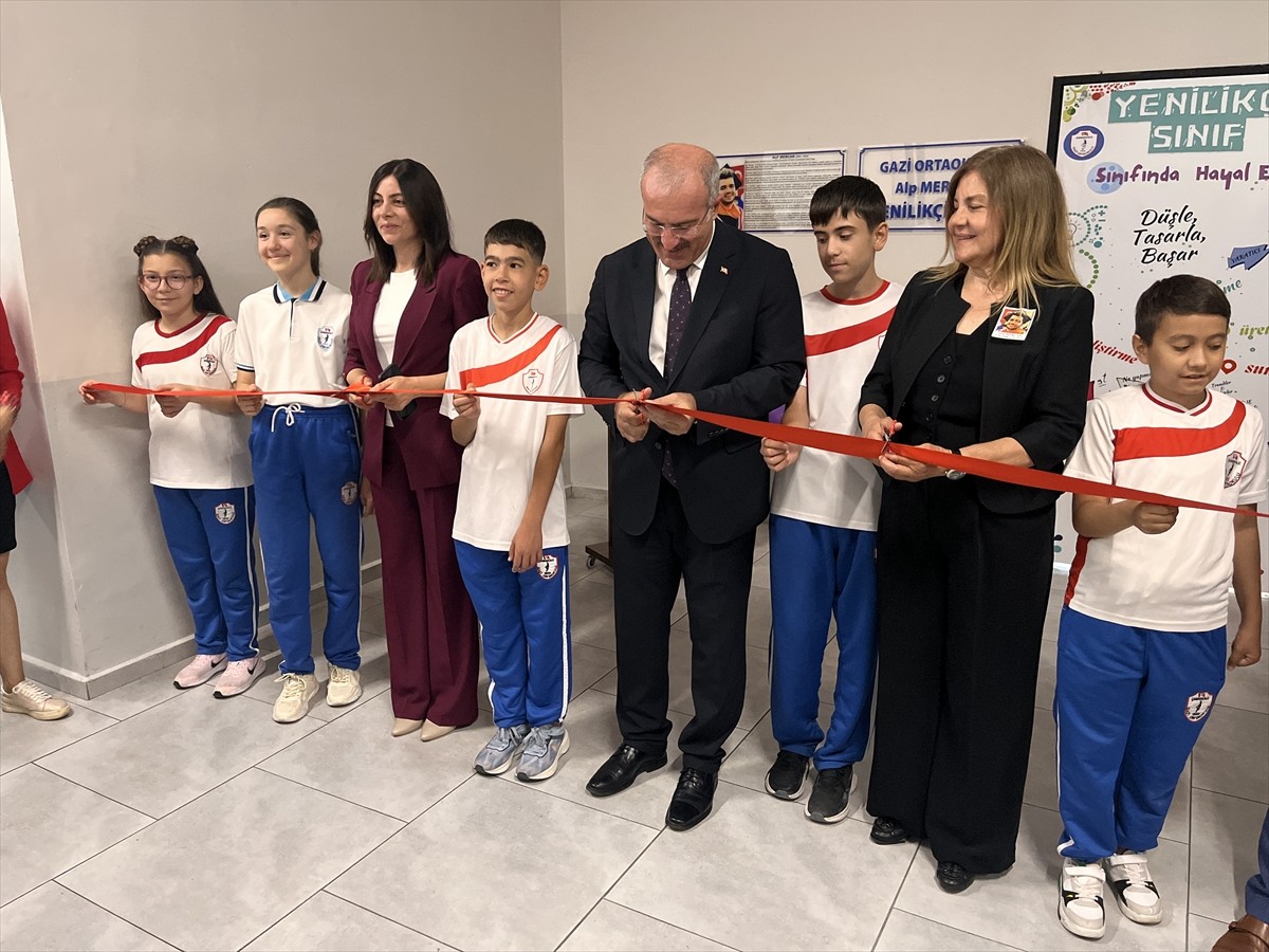 Bolu Kartalkaya Kayak Merkezi'ndeki Grand Kartal Otel'de çıkan yangında yaşamını yitiren makine...