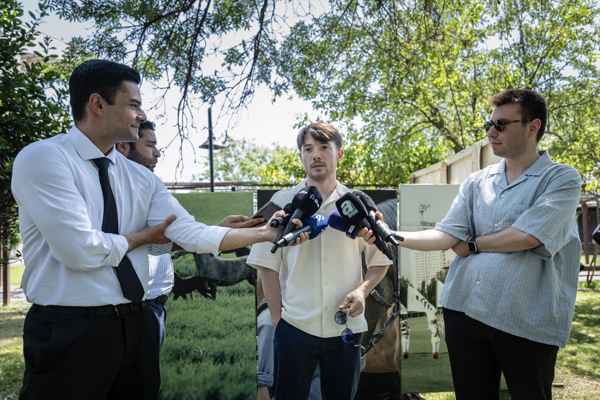 Bu yıl 99'uncusu düzenlenecek Gazi Koşusu öncesinde "Yıldızlarla Kahvaltı" organizasyonu...