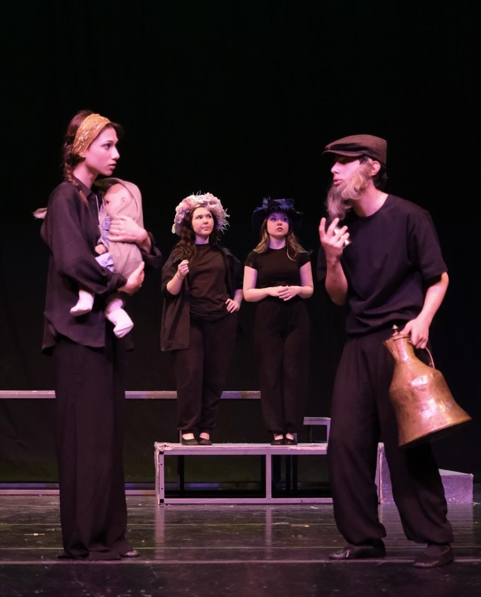 Bursa Devlet Tiyatrosunun 1971 yılından bu yana aralıksız düzenlediği Feraizcizade Mehmed Şakir...