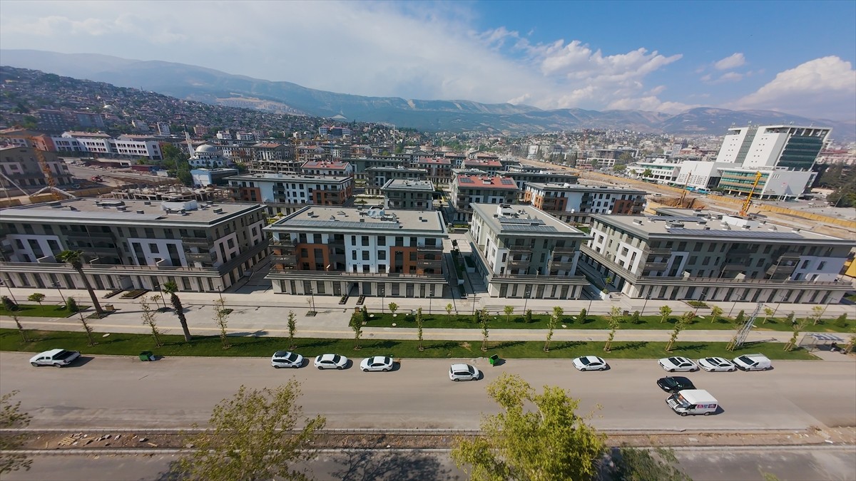 Çevre, Şehircilik ve İklim Değişikliği Bakanı Murat Kurum, 6 Şubat 2023'teki Kahramanmaraş...