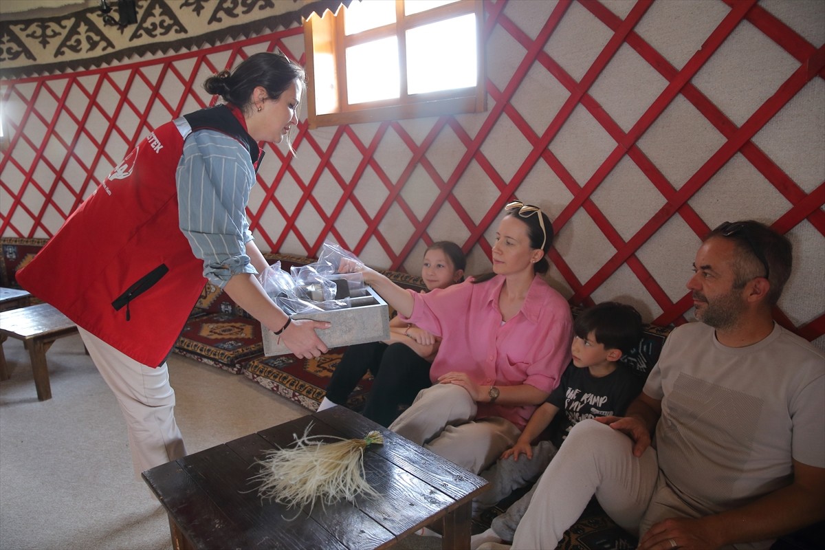 Çorumlu çocuklar ve aileleri "dijital detoks"la elektronik eşya kullanmadan zaman geçirdi.  Erken...